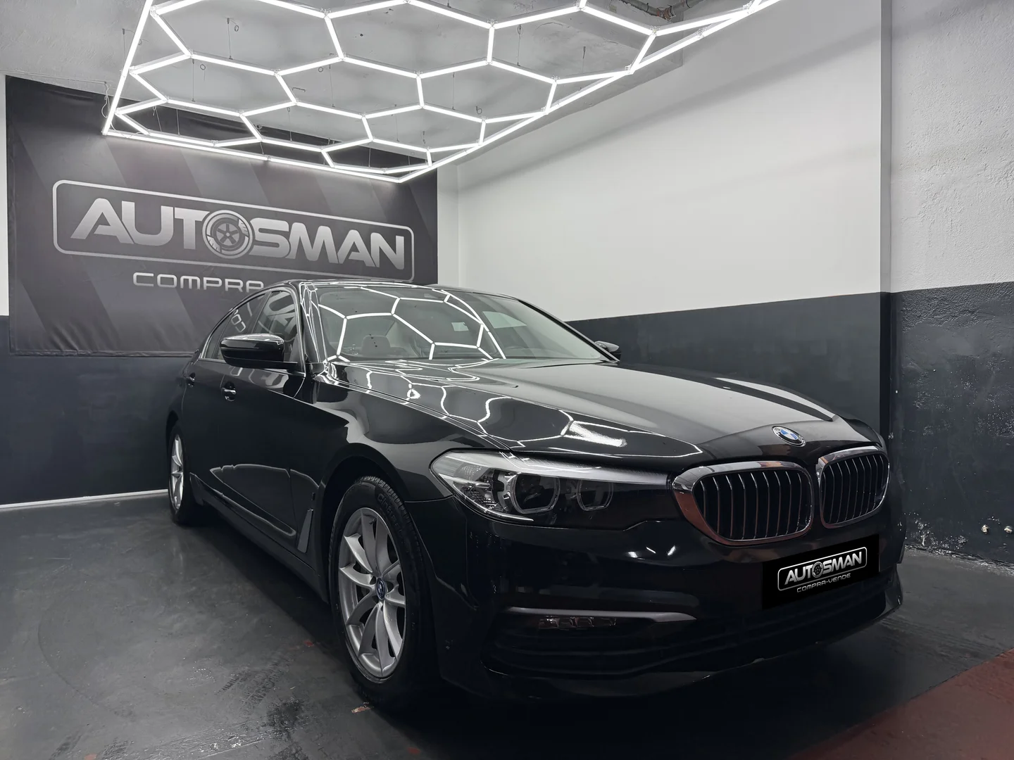 BMW Serie 5 530e 530e 2019 Híbrido Azul - Motor